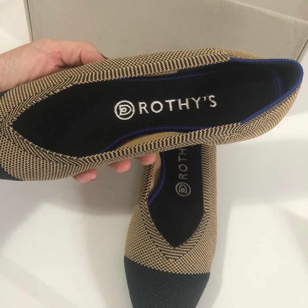 Rothys • the point in dune captoe RETIRED COLOR - Picture 10 of 12